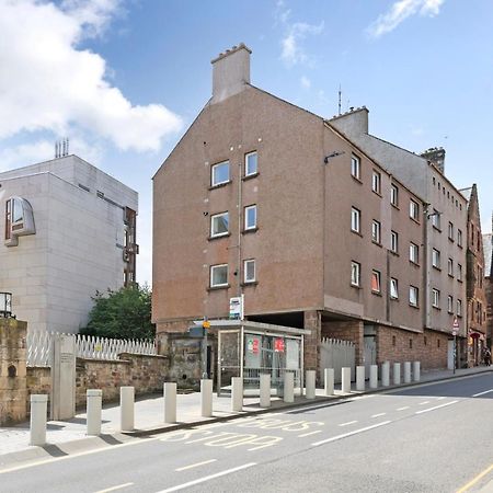 Joivy Contemporary Royal Mile Apartment With Balcony Edinburgh Ngoại thất bức ảnh