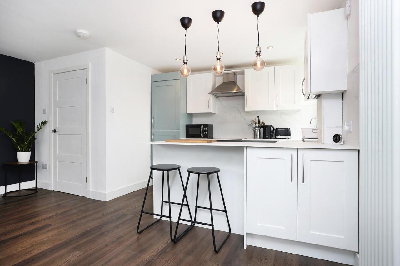 Joivy Contemporary Royal Mile Apartment With Balcony Edinburgh Ngoại thất bức ảnh