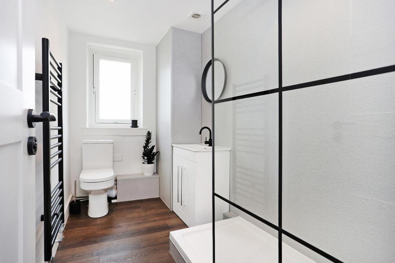 Joivy Contemporary Royal Mile Apartment With Balcony Edinburgh Ngoại thất bức ảnh