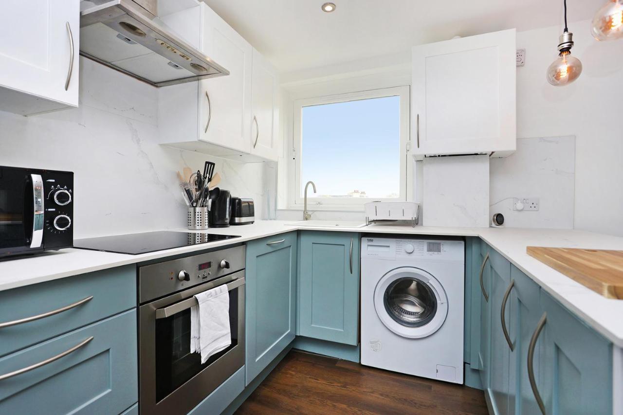 Joivy Contemporary Royal Mile Apartment With Balcony Edinburgh Ngoại thất bức ảnh