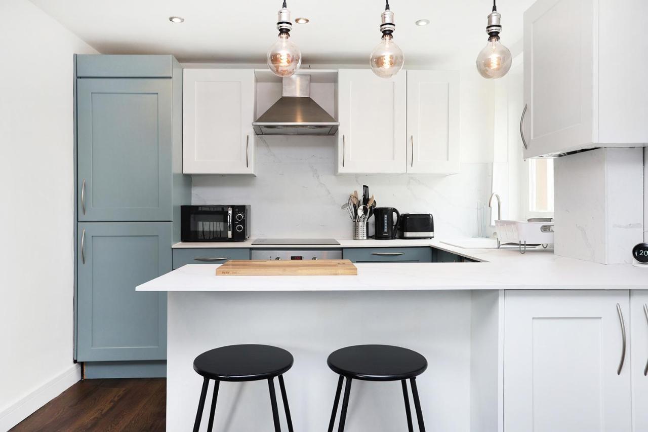 Joivy Contemporary Royal Mile Apartment With Balcony Edinburgh Ngoại thất bức ảnh
