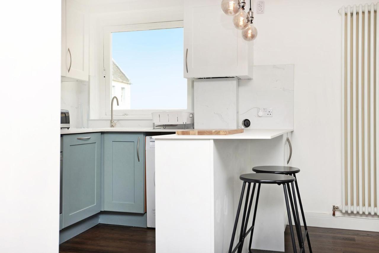 Joivy Contemporary Royal Mile Apartment With Balcony Edinburgh Ngoại thất bức ảnh