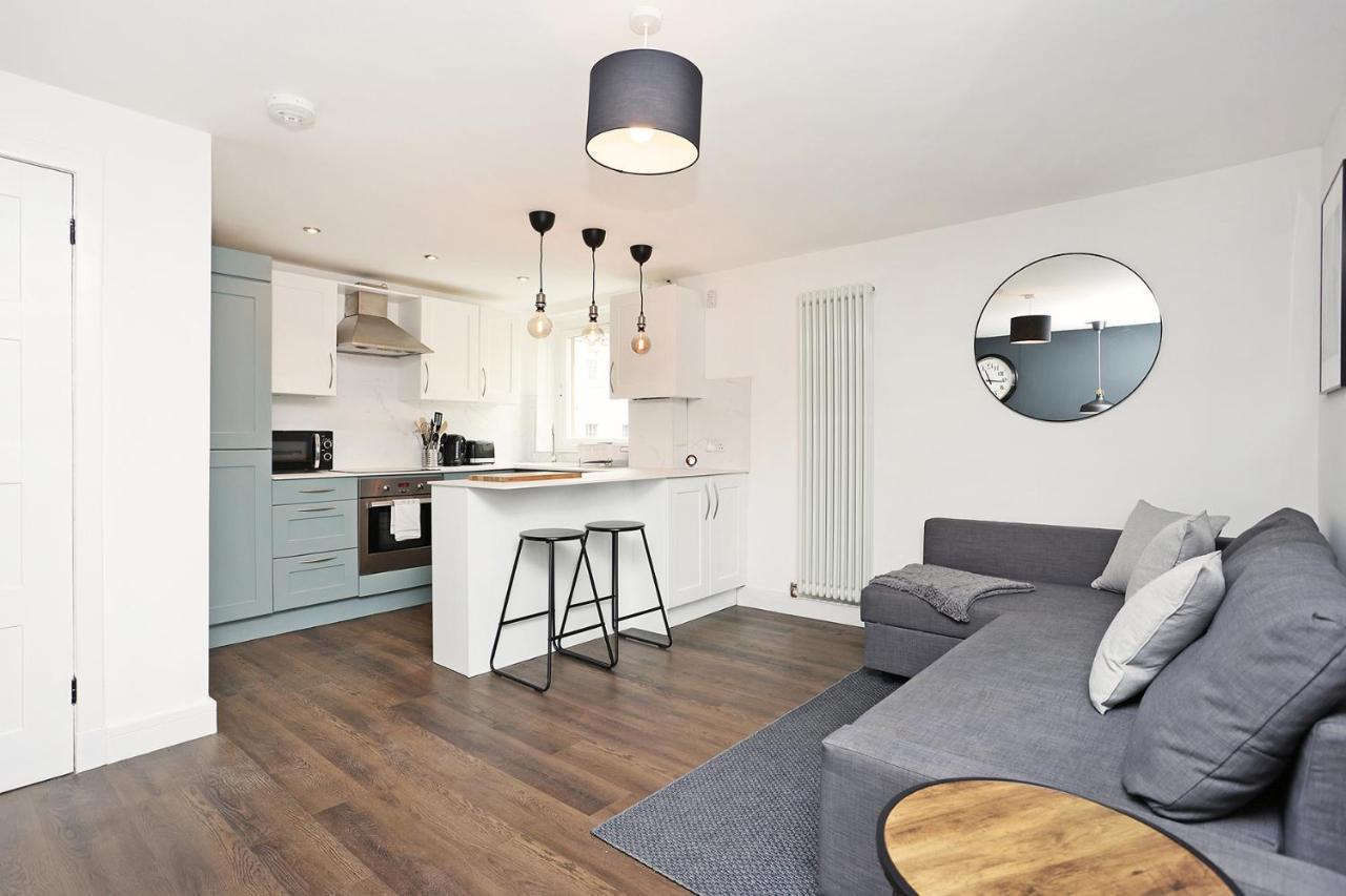 Joivy Contemporary Royal Mile Apartment With Balcony Edinburgh Ngoại thất bức ảnh