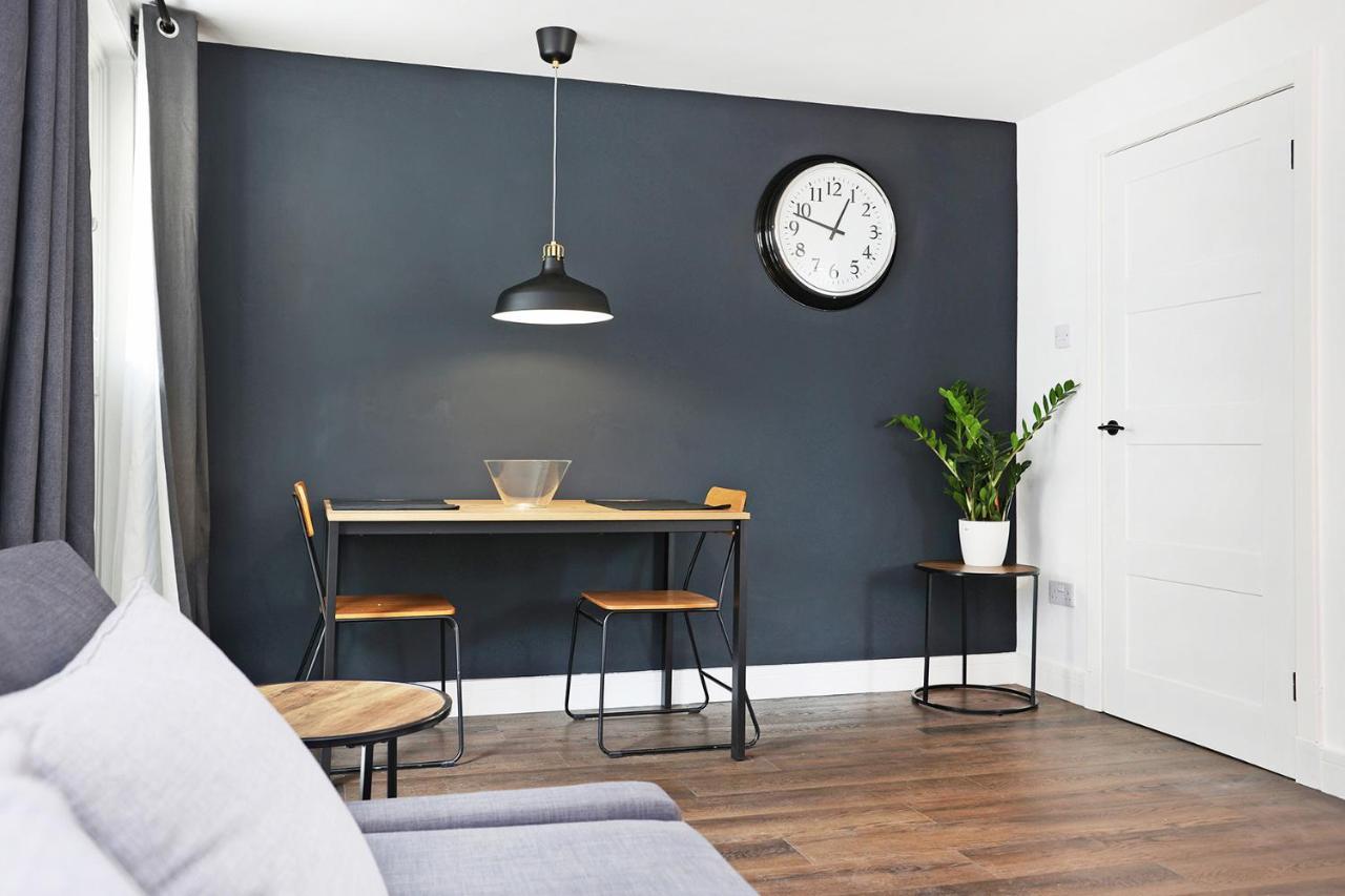 Joivy Contemporary Royal Mile Apartment With Balcony Edinburgh Ngoại thất bức ảnh