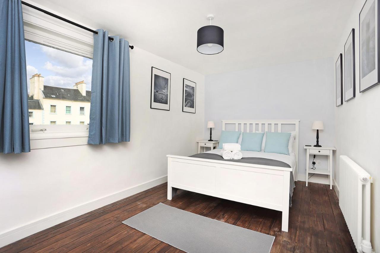 Joivy Contemporary Royal Mile Apartment With Balcony Edinburgh Ngoại thất bức ảnh