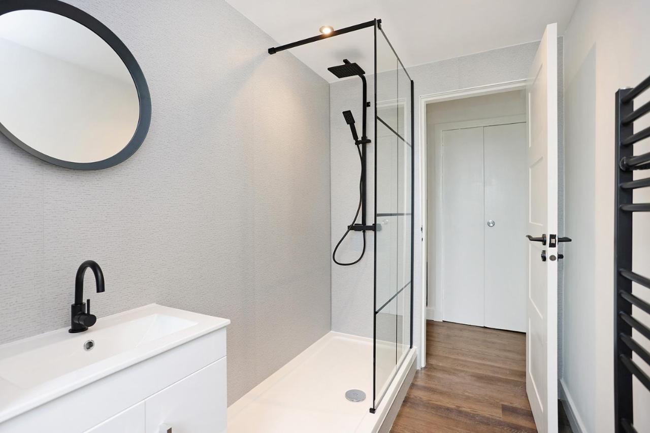 Joivy Contemporary Royal Mile Apartment With Balcony Edinburgh Ngoại thất bức ảnh